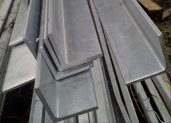 Уголок оцинкованный